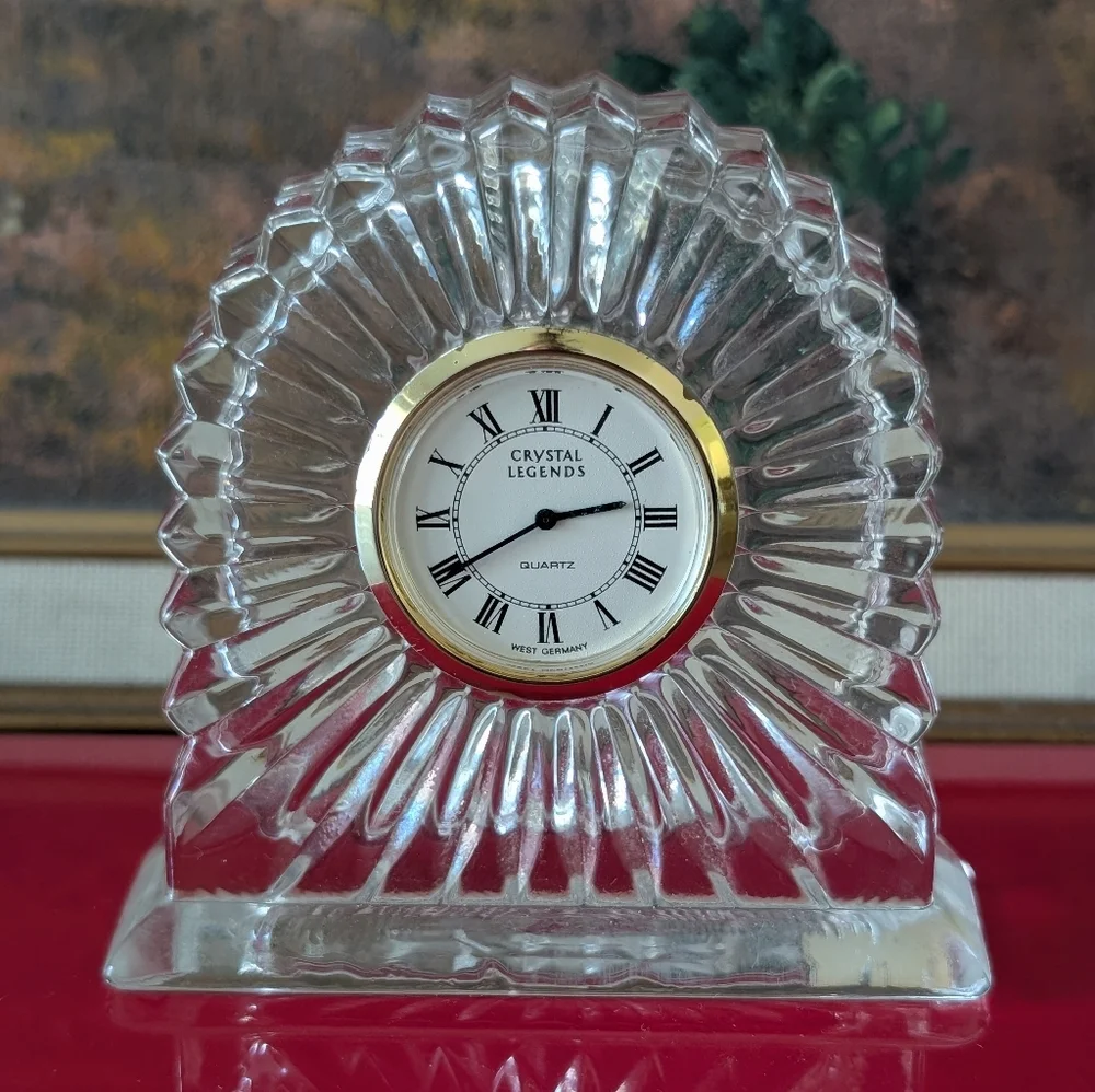 Crystal Legends Desk Clock Decoration‎